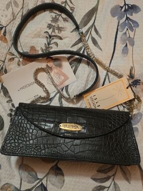 Isle Locada Black Croc-Embossed Crossbody Clutch